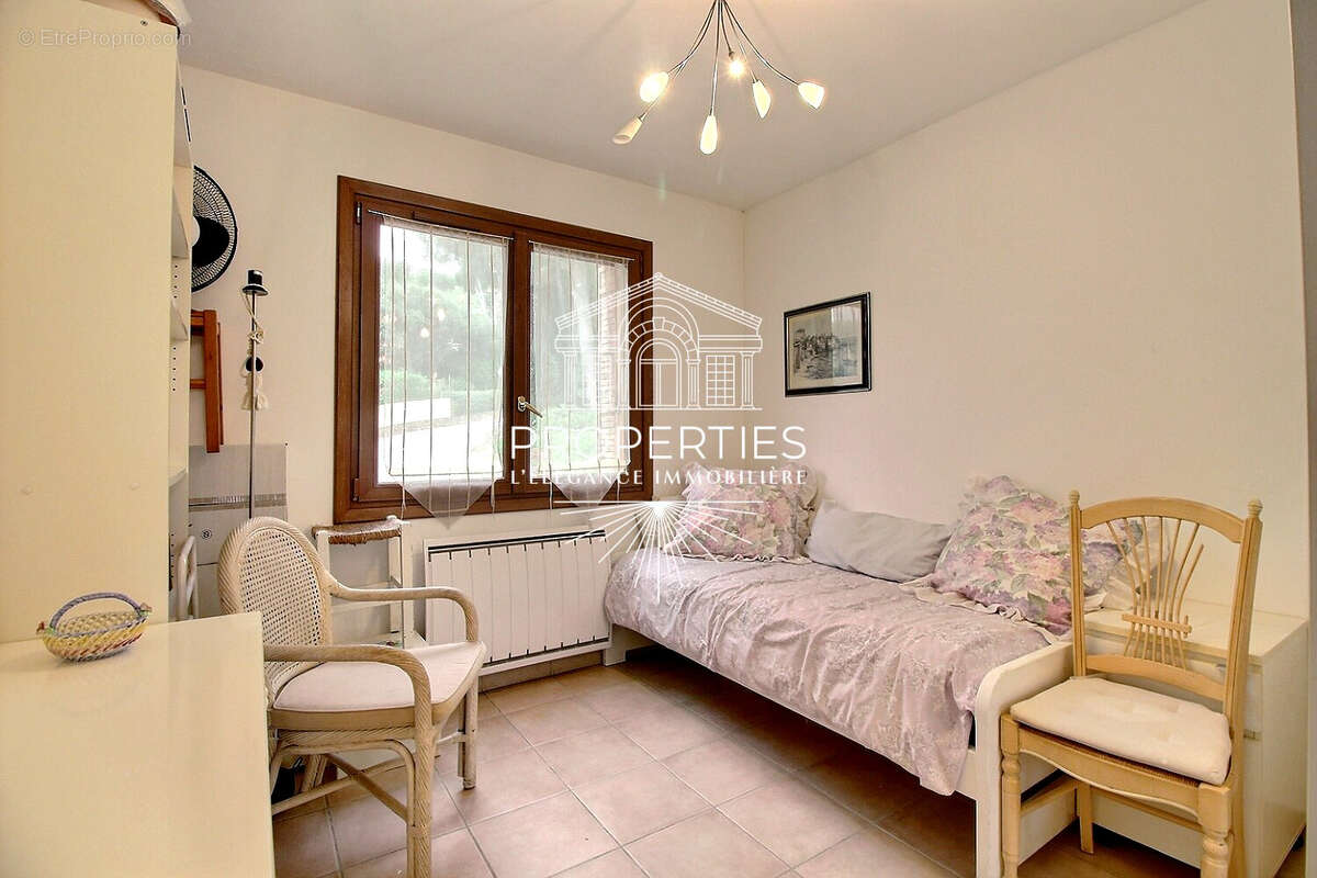 Appartement à BORMES-LES-MIMOSAS