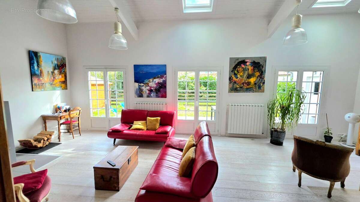 Maison Le Pian Medoc 5 pièce(s) 115 m2 - photo 2