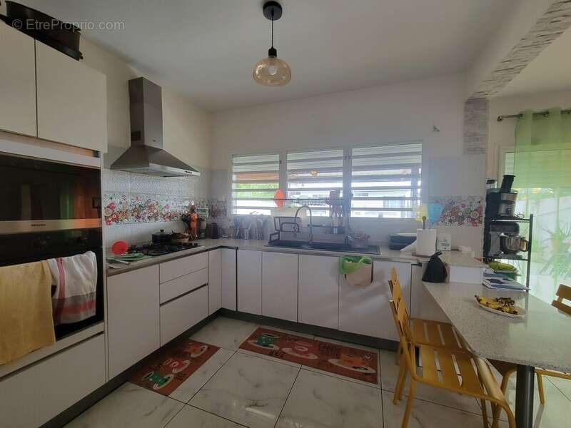 Maison à REMIRE-MONTJOLY