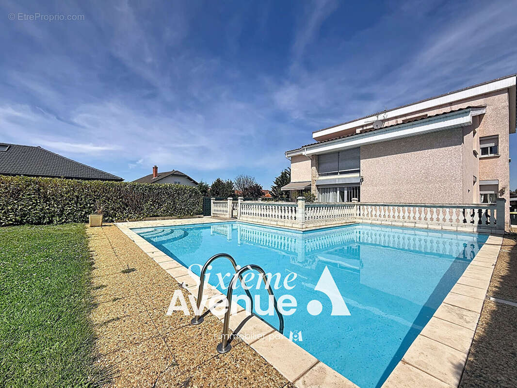 Maison à DECINES-CHARPIEU