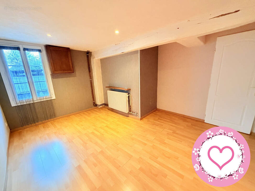 Maison à DAMPIERRE-EN-BURLY