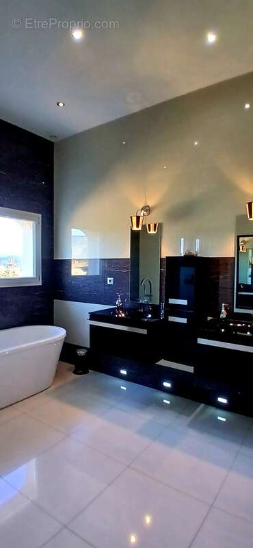 Maison à LAMALOU-LES-BAINS