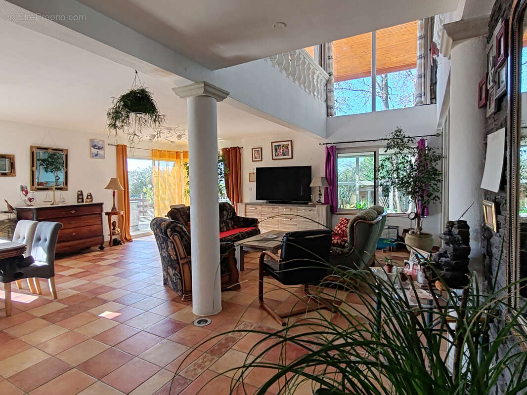 Maison à LIVRON-SUR-DROME