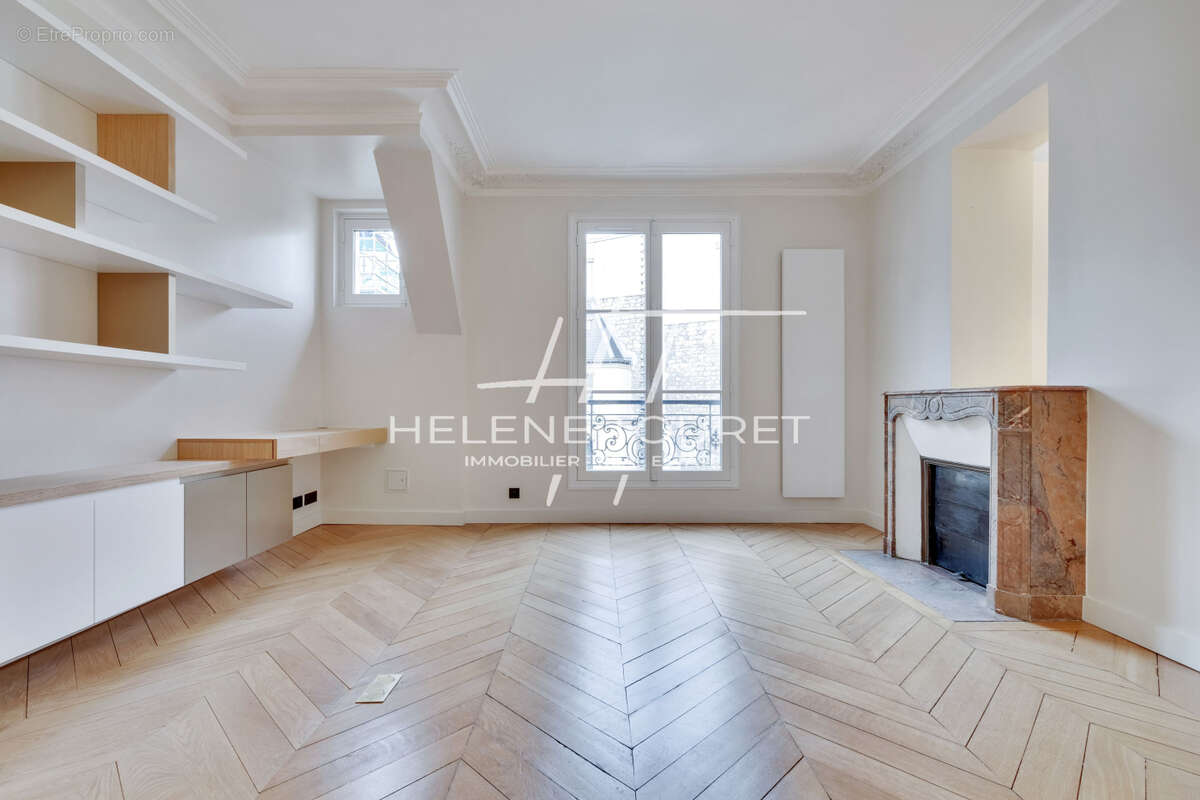 Appartement à PARIS-8E