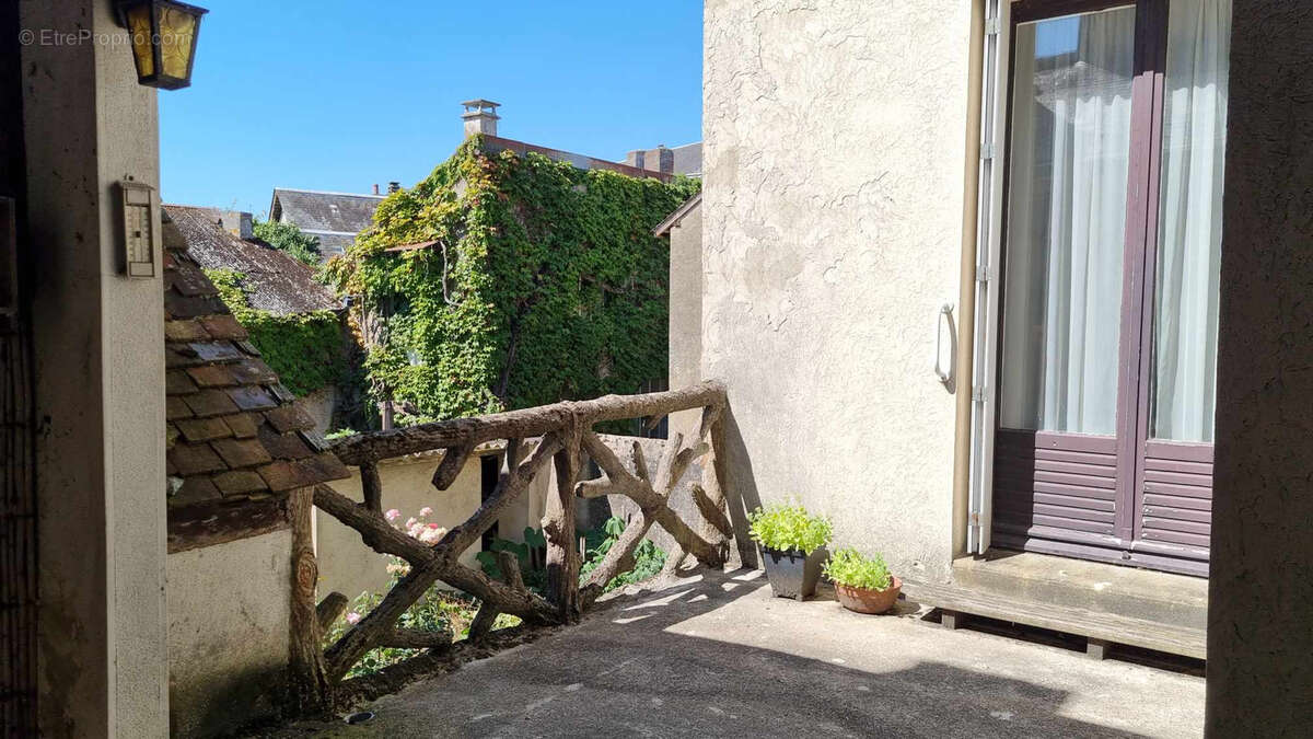 Maison à SAINT-CALAIS