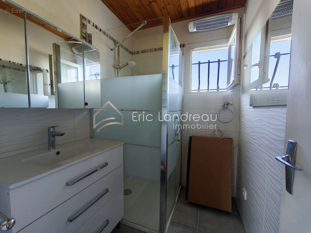 Saint-Hilaire-la-Forêt   Maison 3 pièces avec garage et dépendances - Terrain de 2218 m2 - photo 6