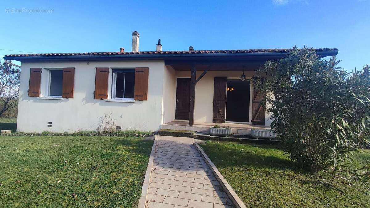 Maison à CONFOLENS