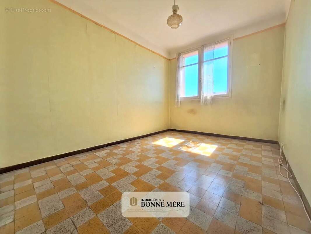 Appartement à MARSEILLE-9E