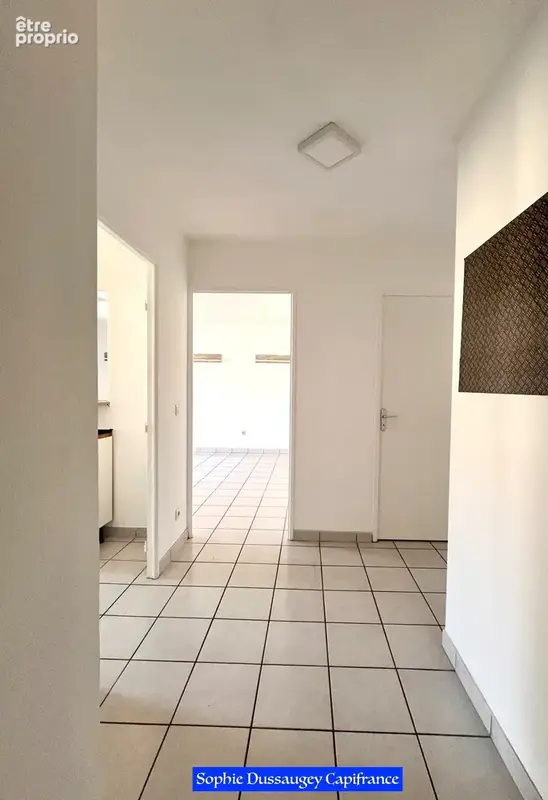À vendre – Bel appartement 3 pièces avec grande loggia – Bordeaux Chartrons / Bassins à Flot - photo 5