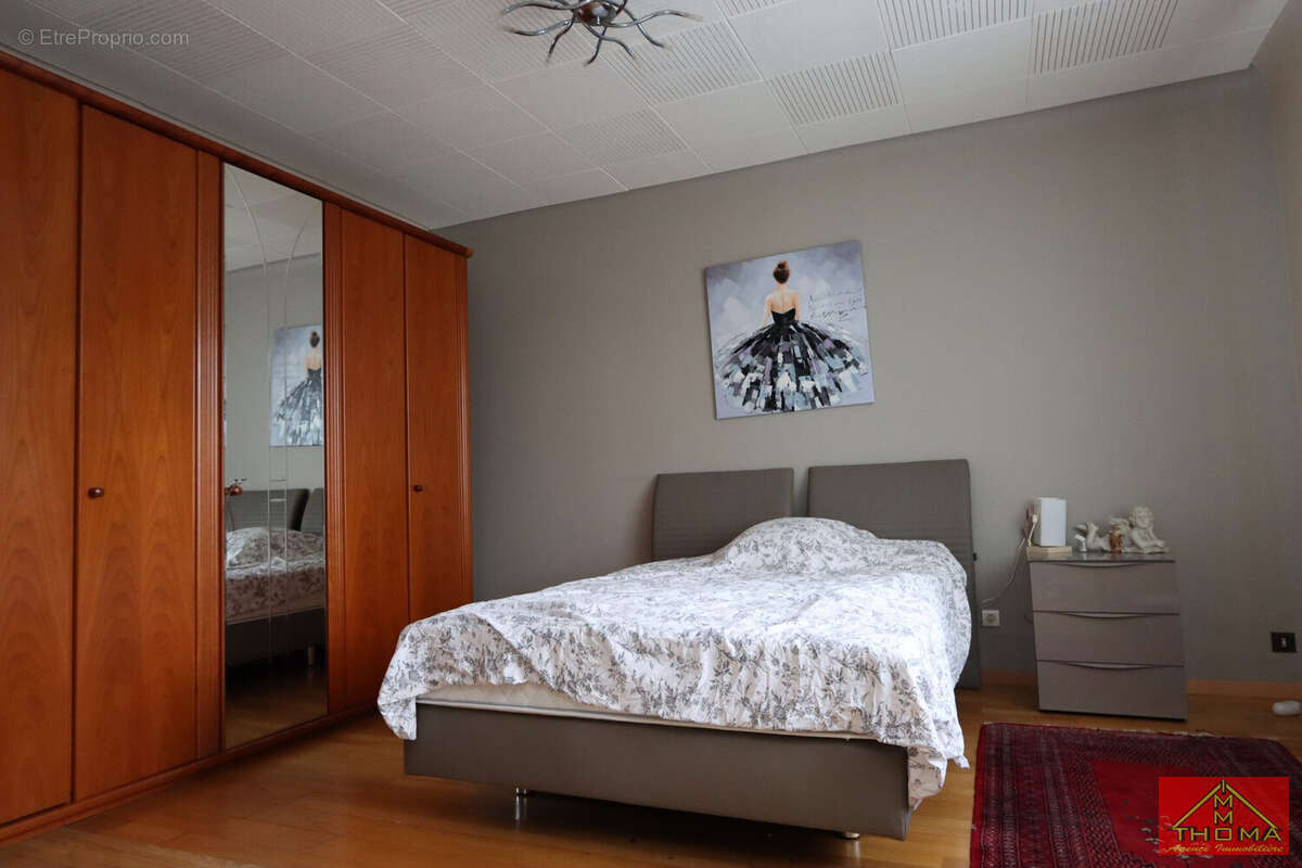 Maison à VILLAGE-NEUF