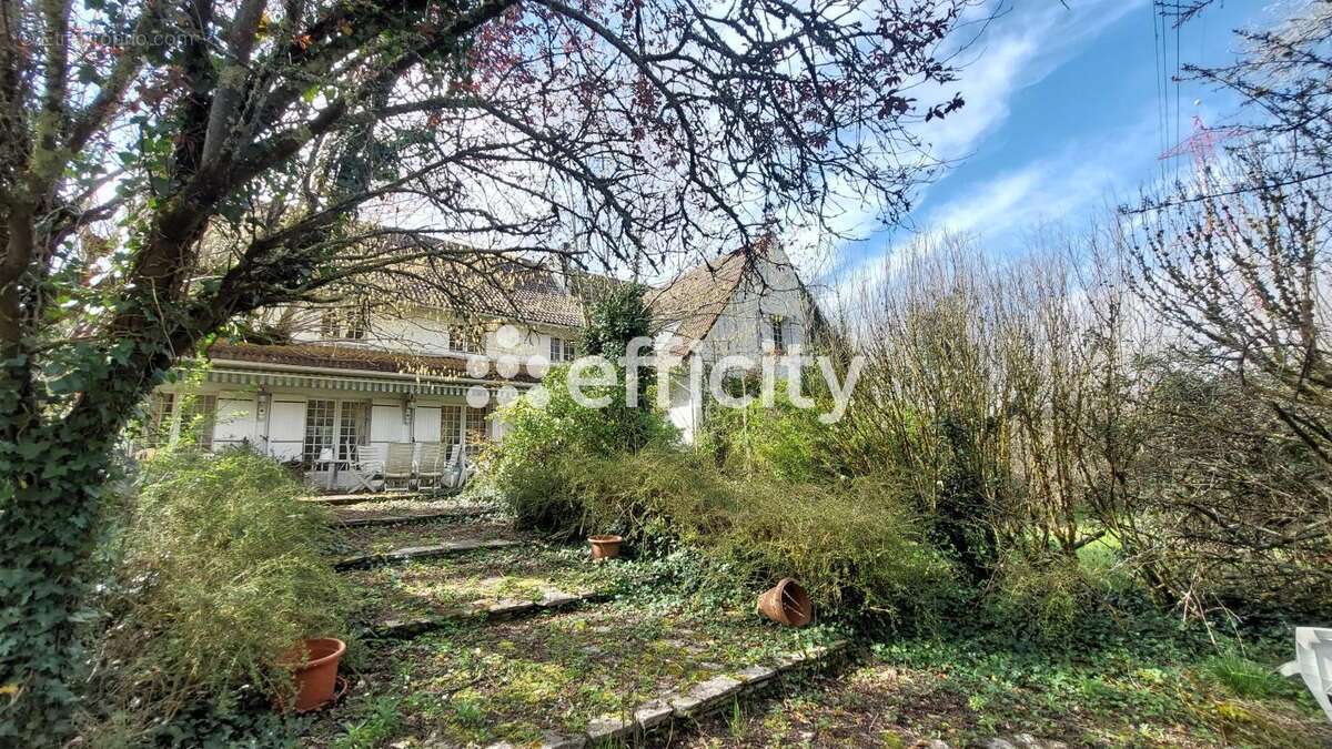 Maison 314 m² à Eysines  - photo 8