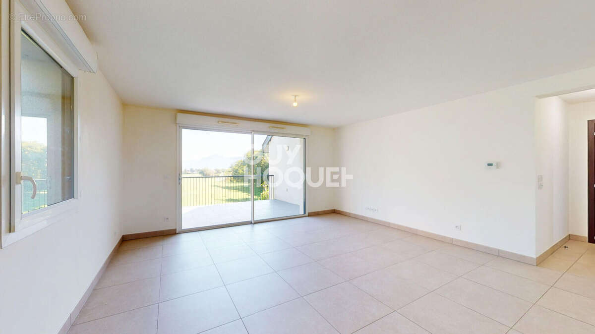 Appartement à MOUXY