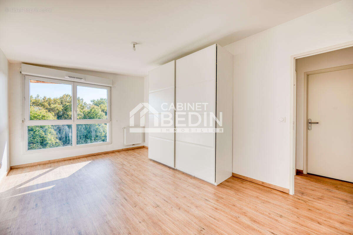 Appartement à VILLENAVE-D&#039;ORNON