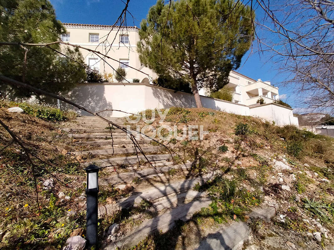 Appartement à JUVIGNAC