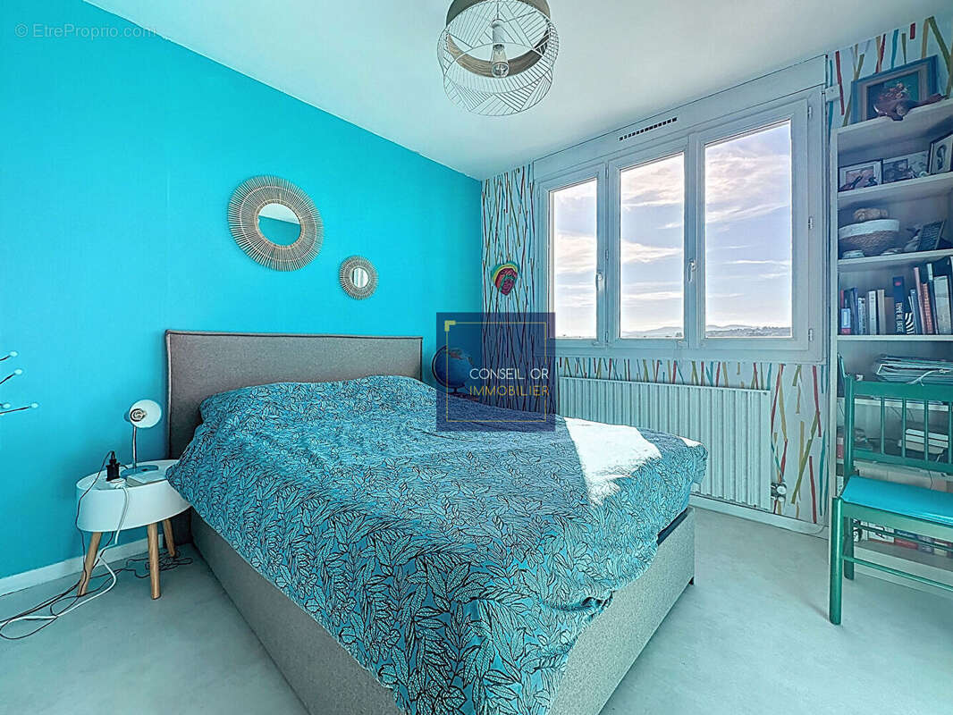 Appartement à SAINT-GENIS-LAVAL