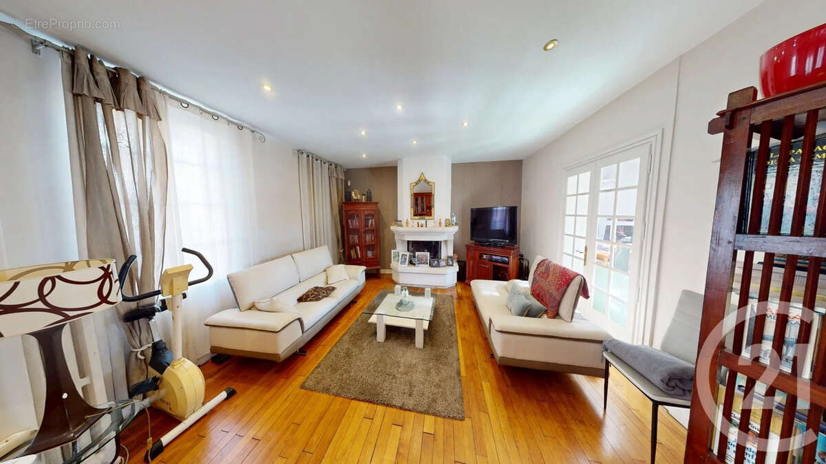 Maison à SAINT-QUENTIN