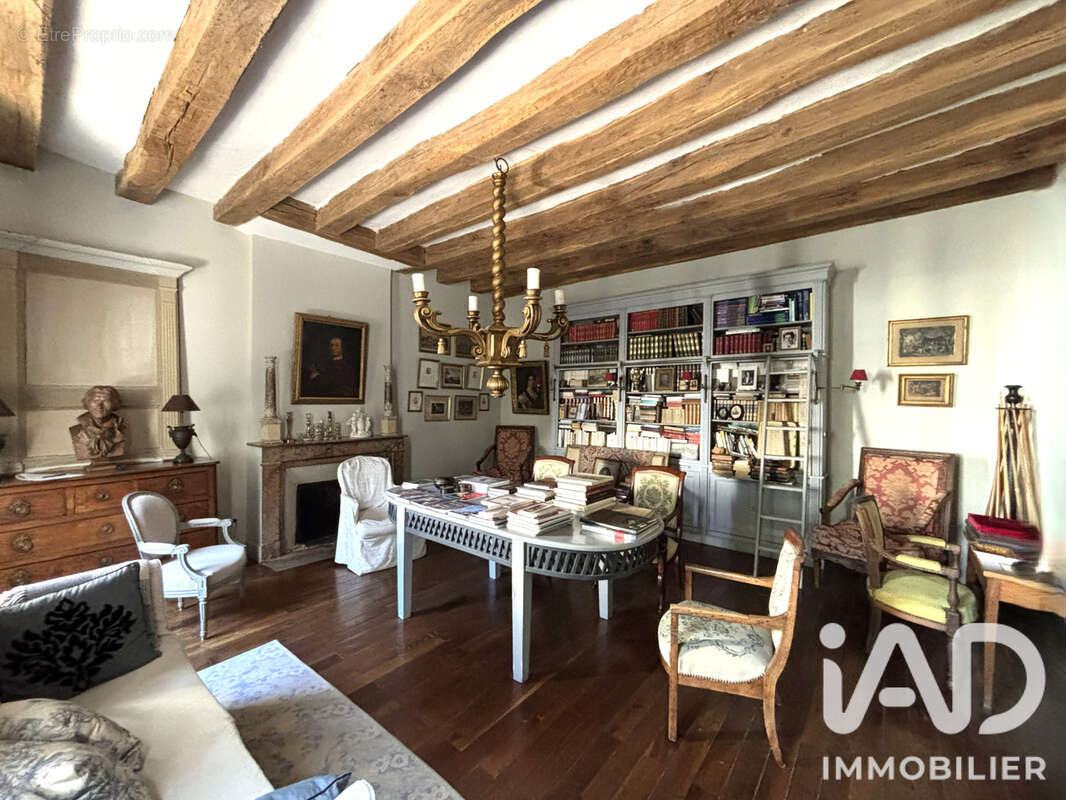 Maison 350 m² à Loches  - photo 3
