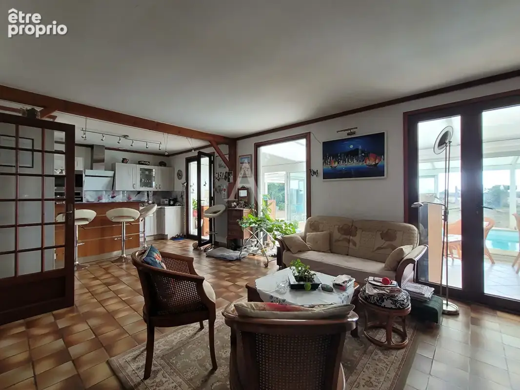 Maison de plain-pied avec piscine à La Jarrie - photo 5
