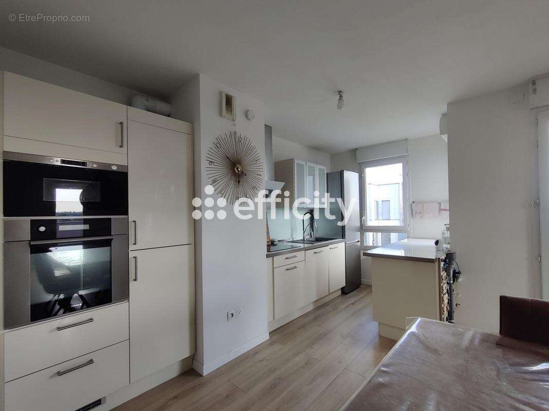 Appartement à SAINT-MAUR-DES-FOSSES