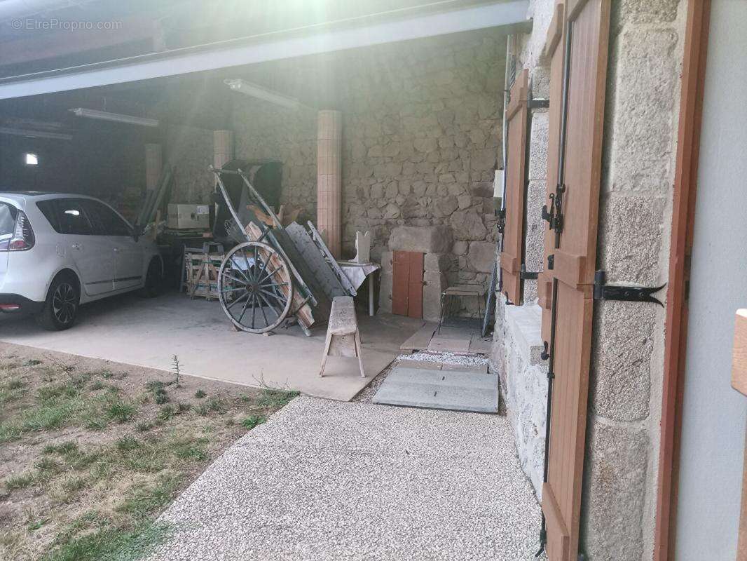 Maison à SOLIGNAC-SOUS-ROCHE