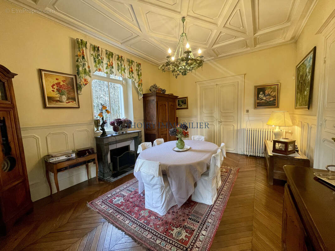 Maison à AUFFREVILLE-BRASSEUIL
