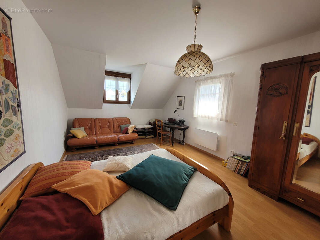 Maison à SURZUR