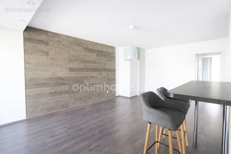 Appartement à AMNEVILLE