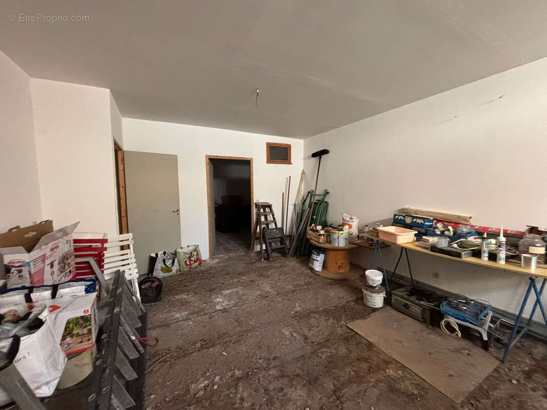 Appartement à BAGE-LE-CHATEL