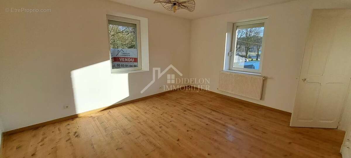 Maison à THIAUCOURT-REGNIEVILLE