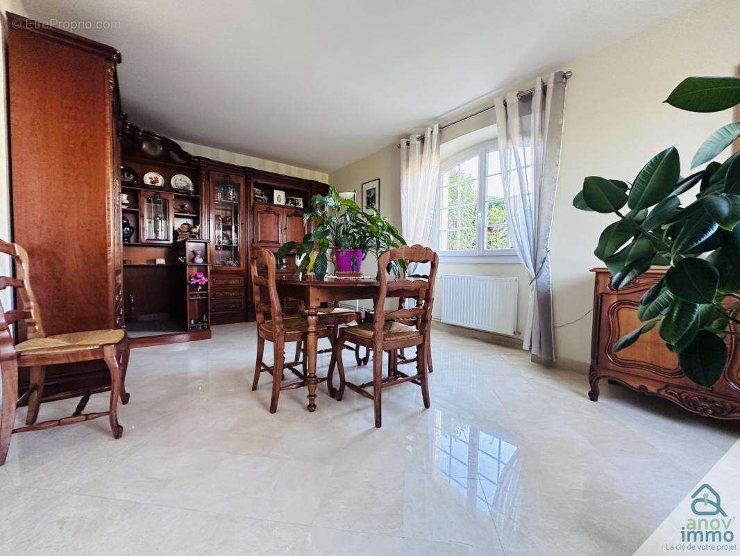 Maison à CHATEAUNEUF-SUR-CHARENTE