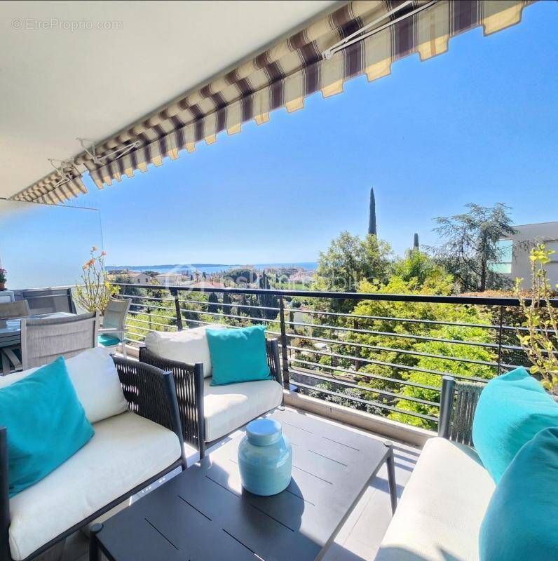 Appartement à VALLAURIS