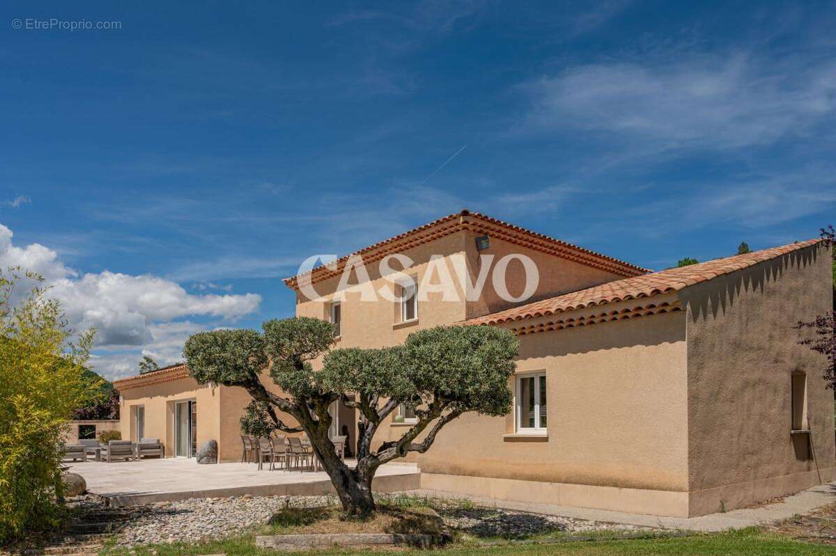Maison à ENTREPIERRES