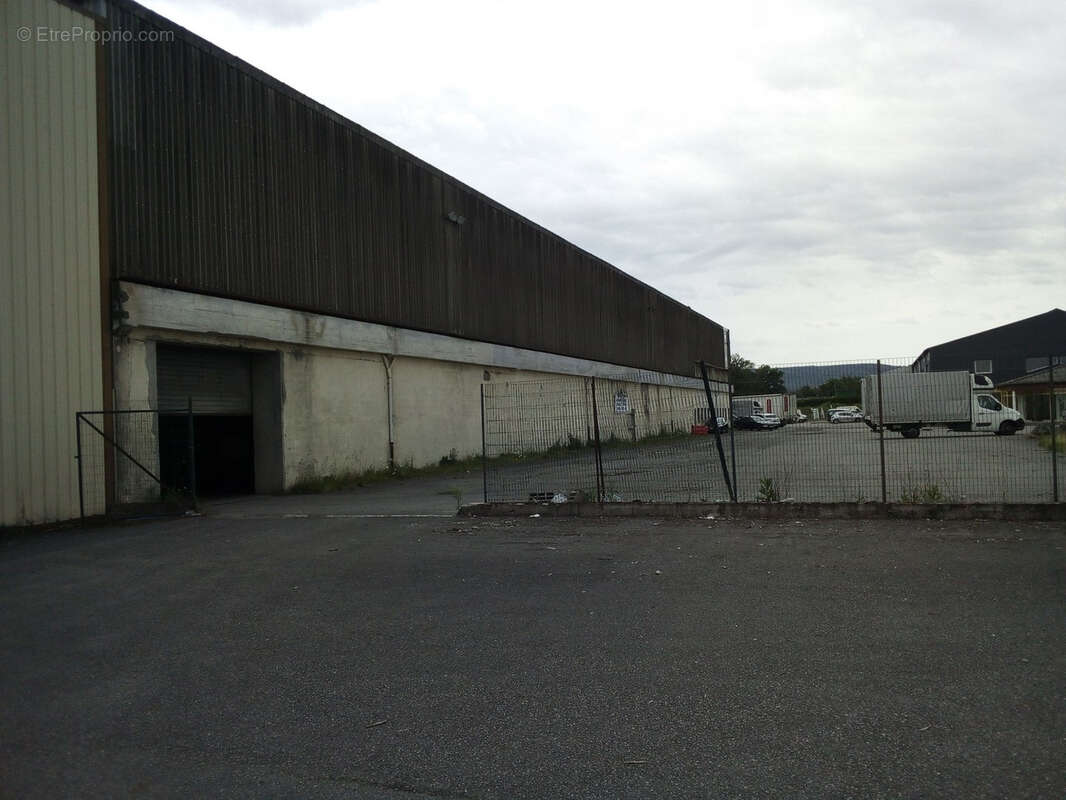 A vendre prix mini - entrepôts 4.840m2 - photo 24