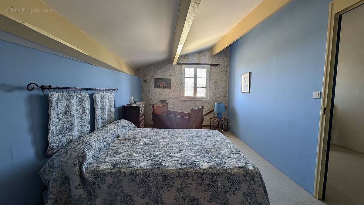 Maison à CHAILLEVETTE