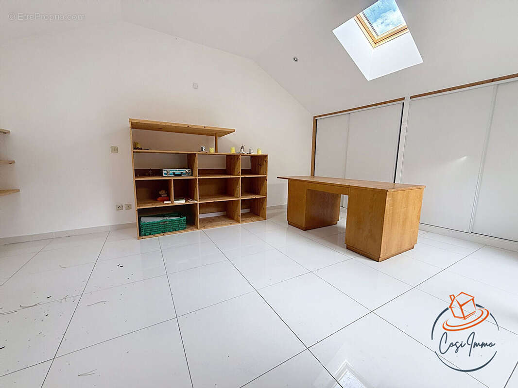 Maison à SAINT-GENIS-POUILLY