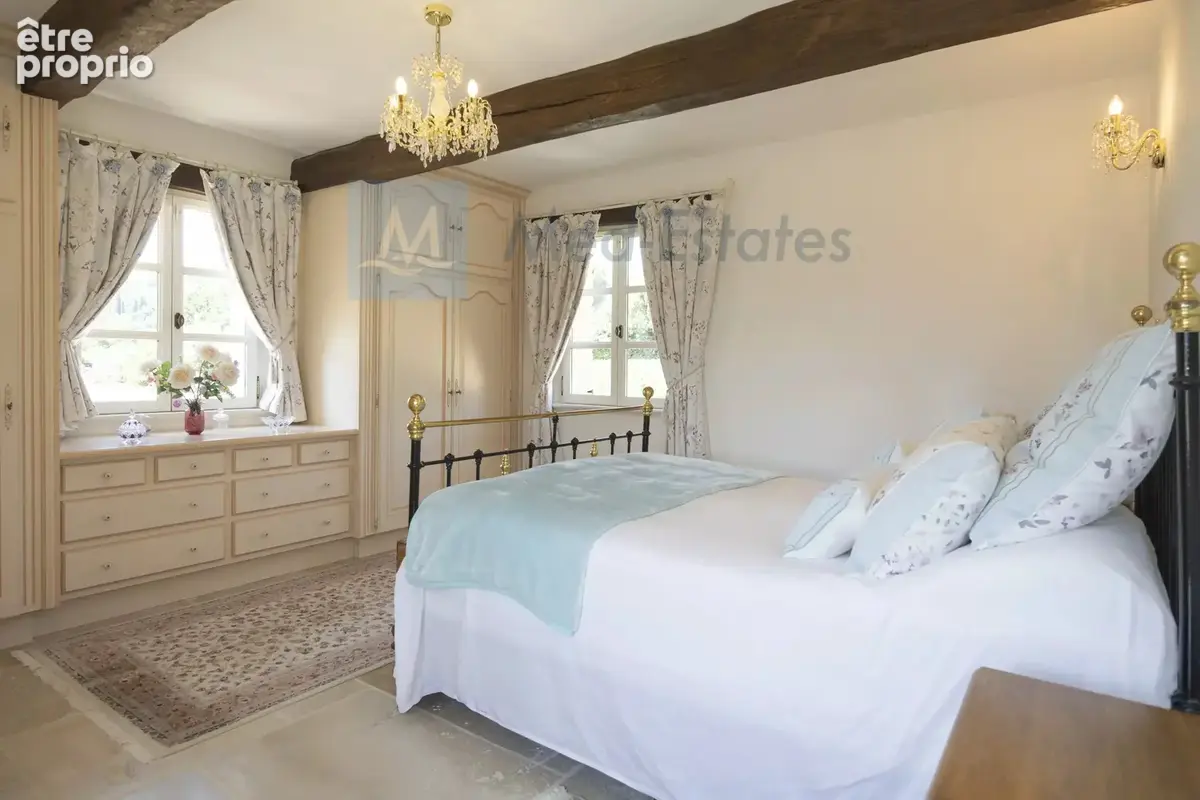 Superbe maison en pierre située à quelques minutes à pied du village de Plan de la Tour. - photo 31