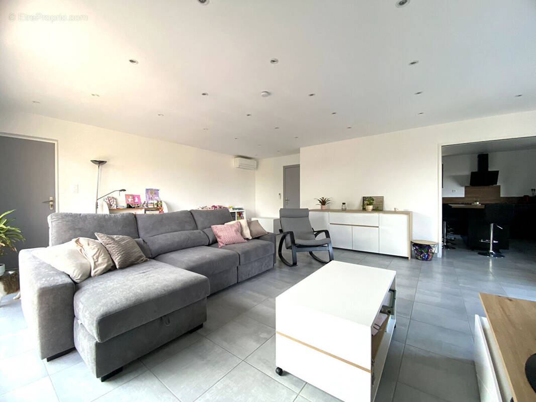 Maison à COMBAILLAUX