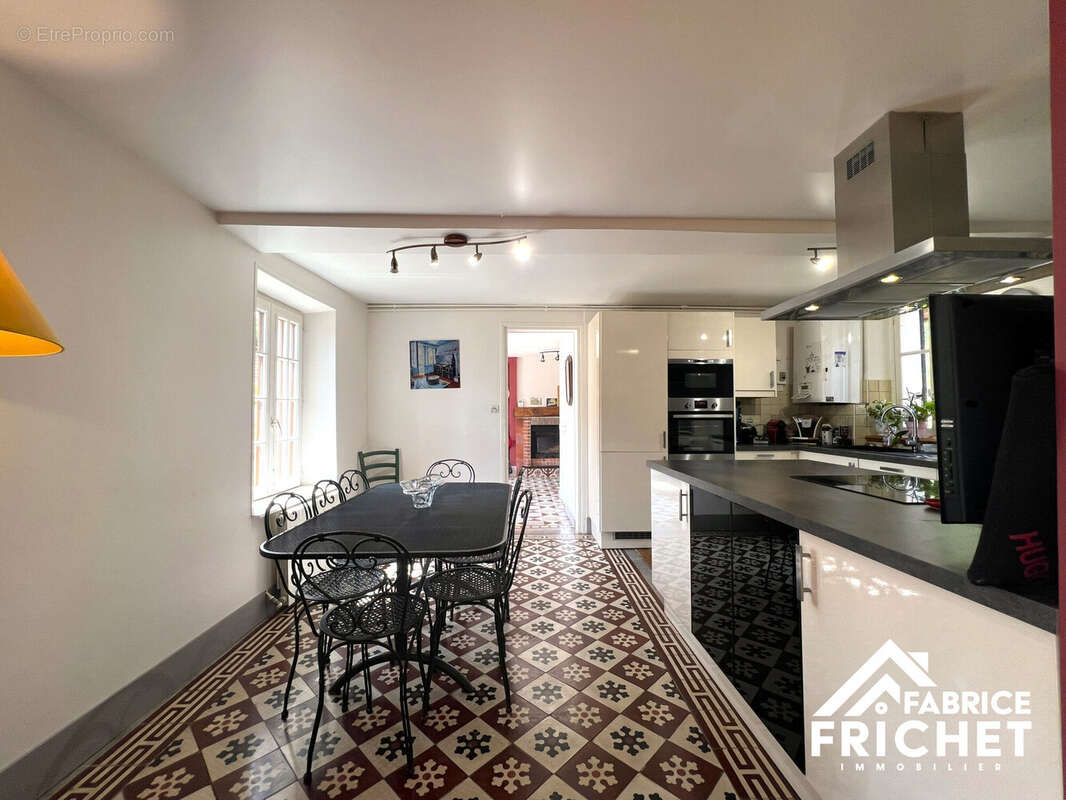 Maison 96 m² à Saint-Pierre-De-Bailleul  - photo 9