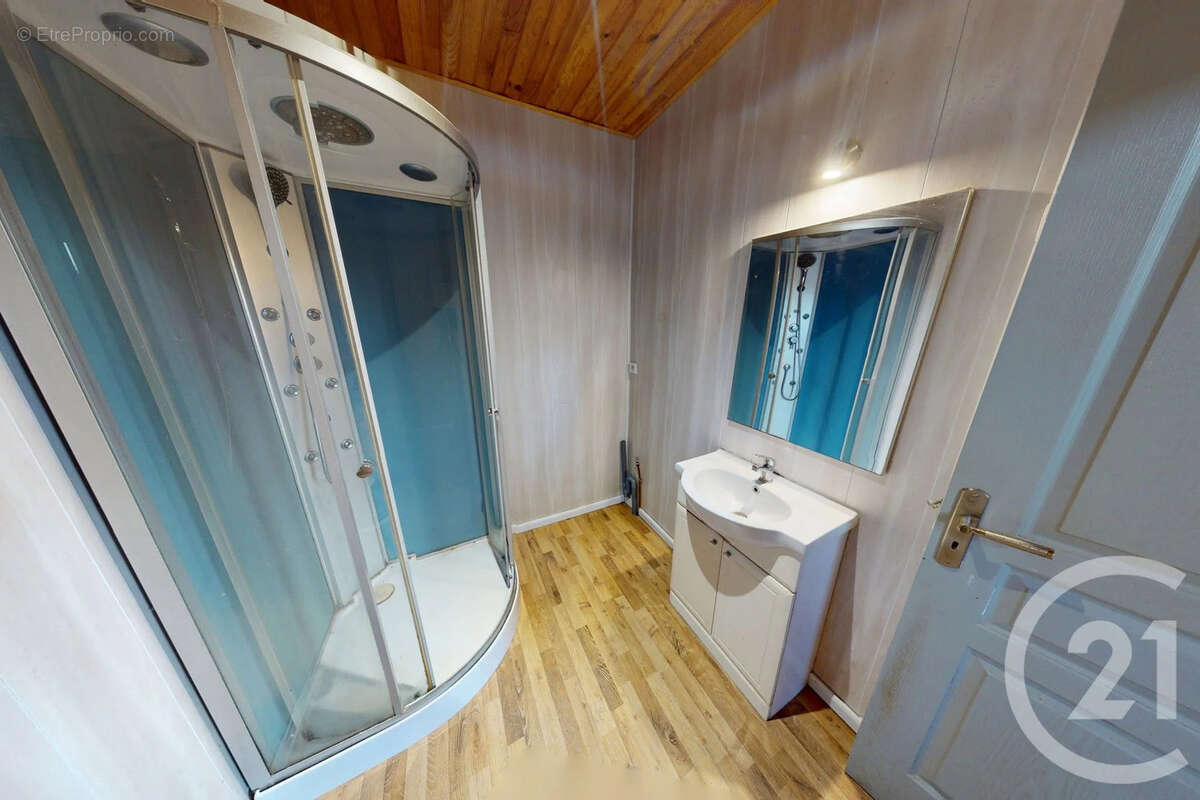 Maison à ETREILLERS