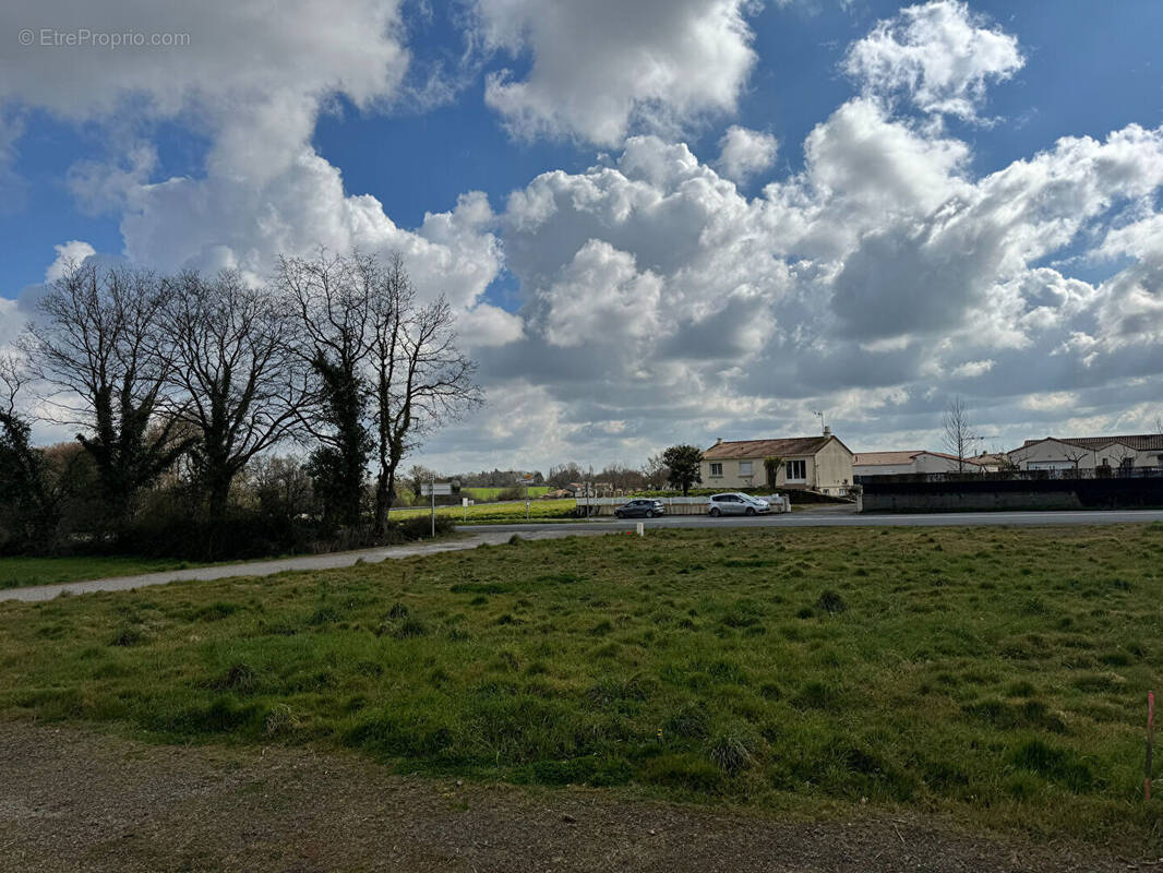 Terrain à L'HERBERGEMENT