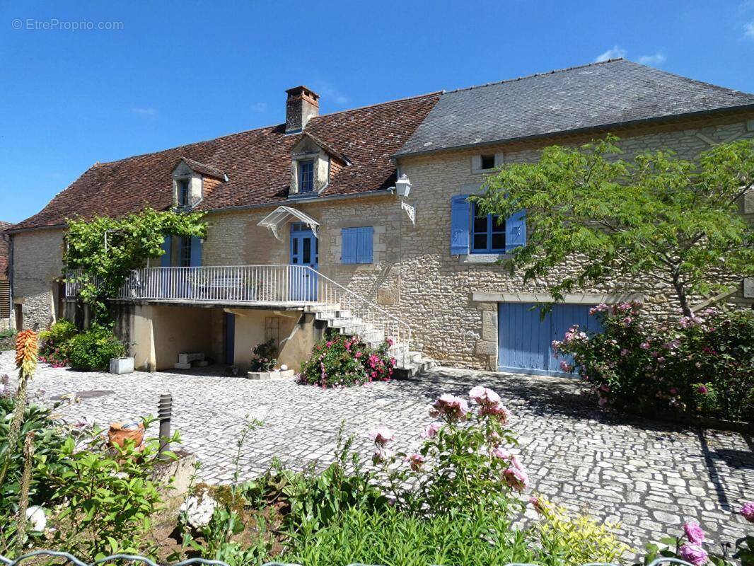 Maison à TEMPLE-LAGUYON