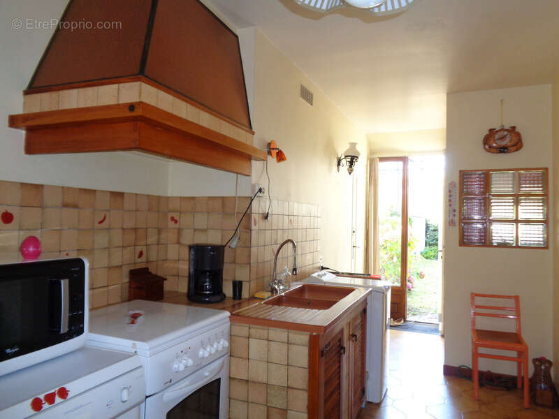 Maison à vendre 4 pièces BLENEAU (89) Maison au cœur du village de Bléneau, jardin et garage - photo 5