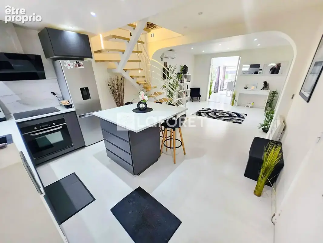 Retour à la Vente !!! Maison La Seyne Sur Mer 5 pièce(s) 130 m2 - photo 2