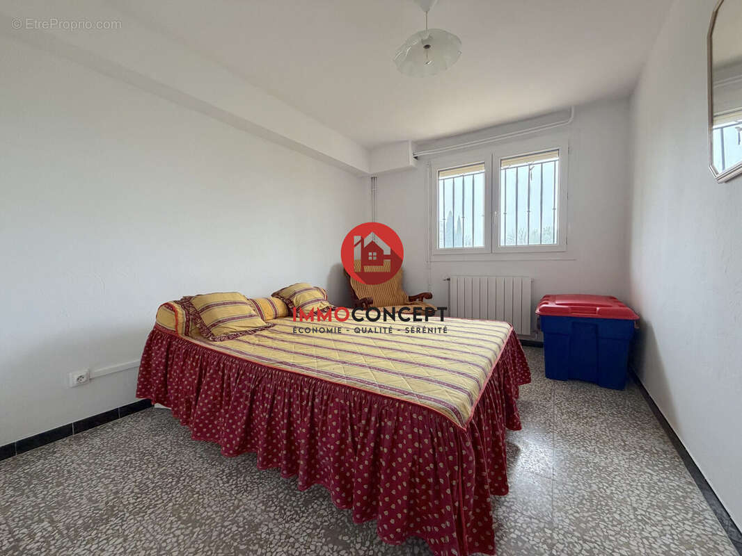 Maison à LAUDUN-L'ARDOISE