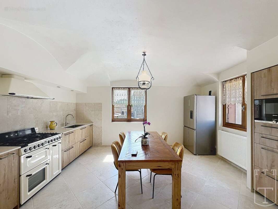 Maison à SAINT-ALBAN-AURIOLLES