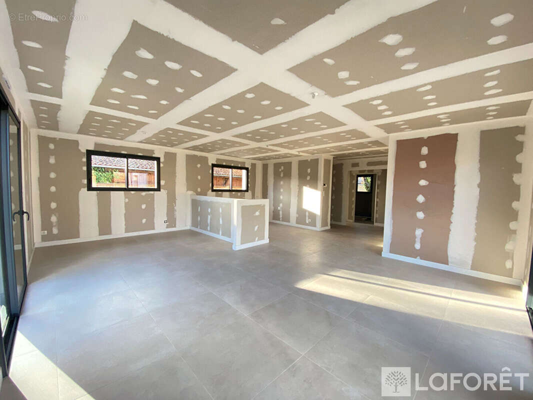 Maison à SAINT-JEAN-D&#039;ILLAC