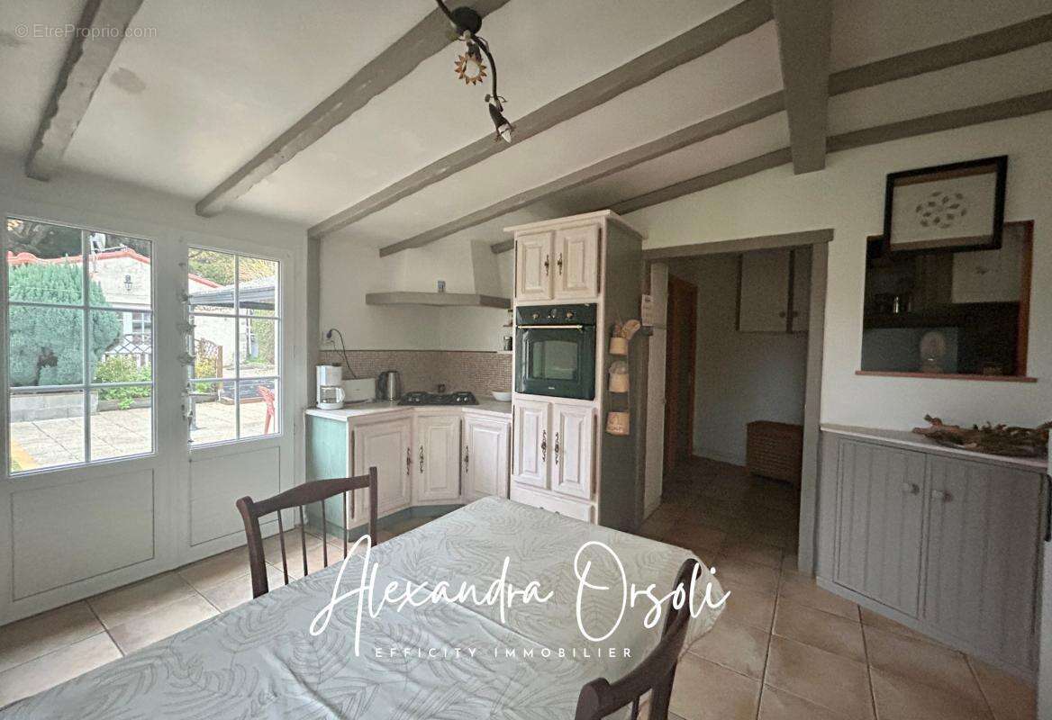 Maison à BELLEVILLE-SUR-VIE