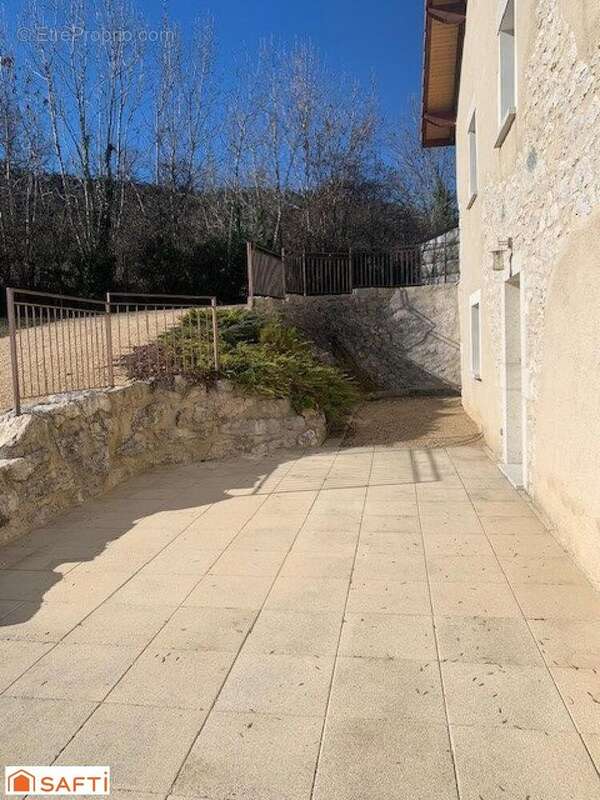 Photo 4 - Appartement à LOMPNIEU