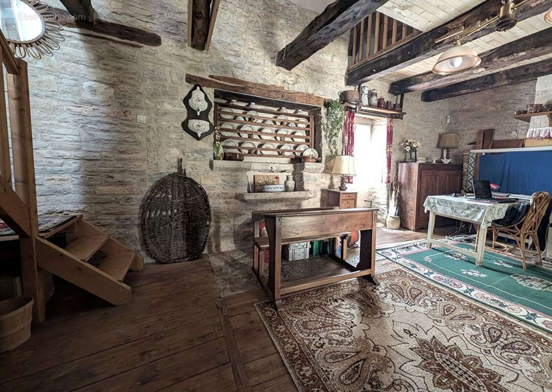 Belle maison de campagne en pierre. Ginals - photo 4