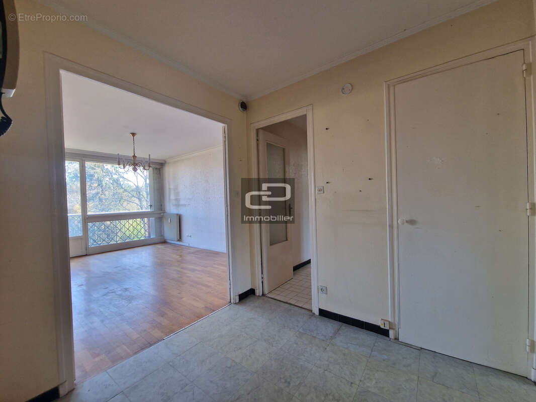 Appartement à COUZON-AU-MONT-D'OR